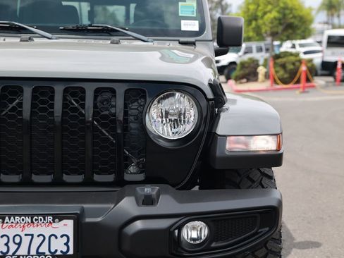 Used 2021 Jeep Gladiator Sport AWD/4WD image 5