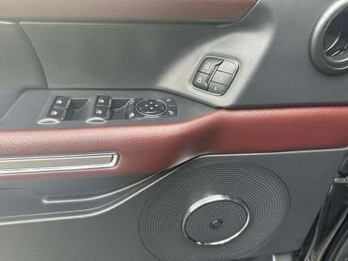 Used 2023 Ford Expedition Limited AWD/4WD image 10