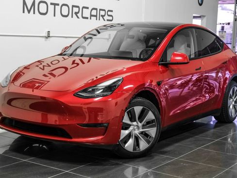 Used 2023 Tesla Model Y AWD image 7