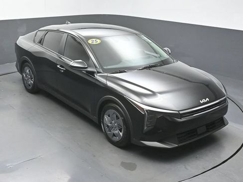 Used 2025 Kia K4 FWD image 39