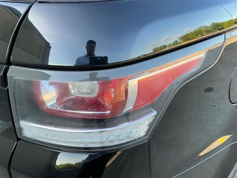 Used 2015 Land Rover Range Rover Sport Supercharged AWD/4WD image 20