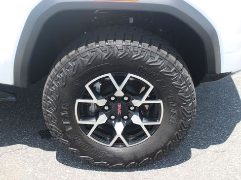 Used 2024 GMC Canyon AT4X AWD/4WD image 37