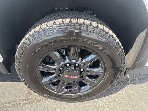 Used 2025 GMC Sierra 2500 AT4 w/ Max Trailering Package AWD/4WD image 13