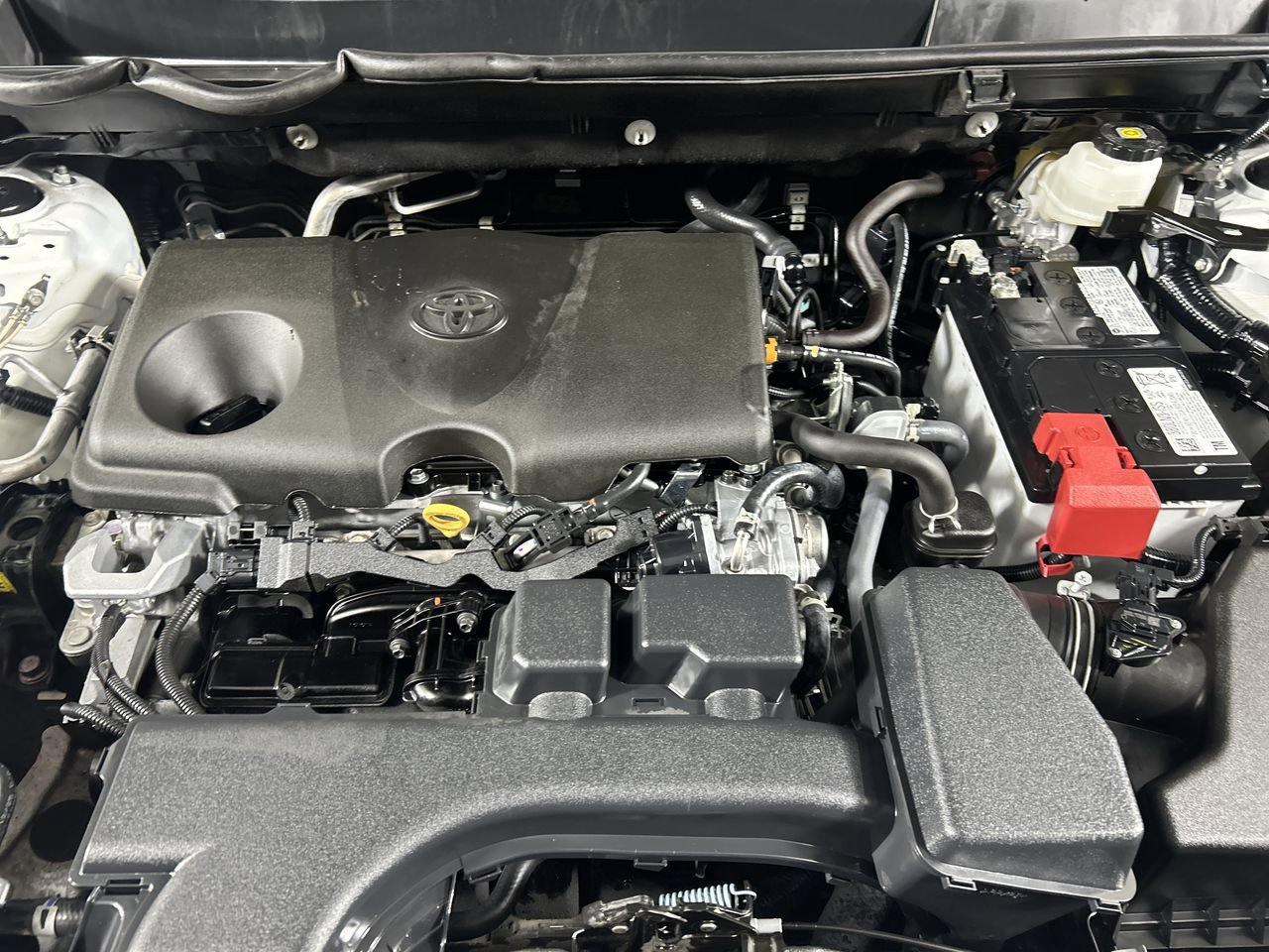 Used 2025 Toyota RAV4 LE AWD/4WD image 11
