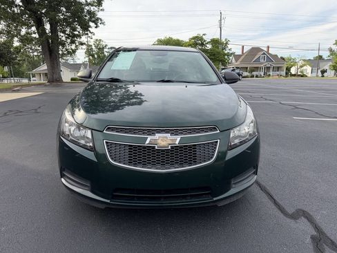 Used 2014 Chevrolet Cruze LS FWD image 2