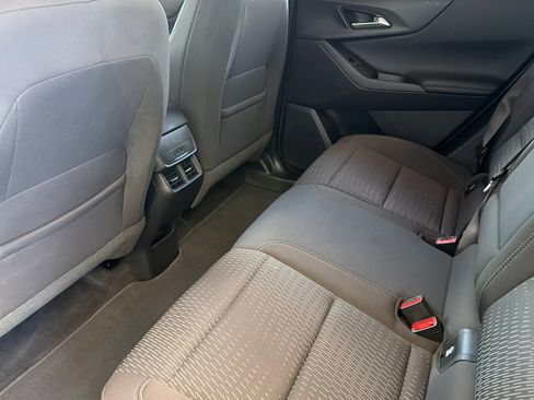 Used 2025 Chevrolet Equinox LT FWD image 12