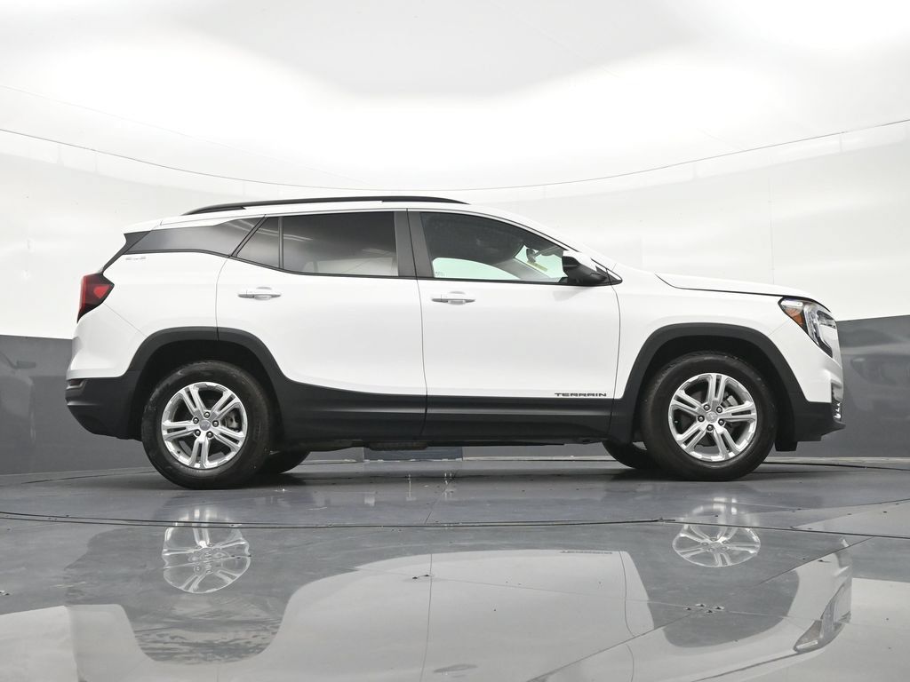 Used 2024 GMC Terrain SLE w/ Driver Convenience Package FWD image 30