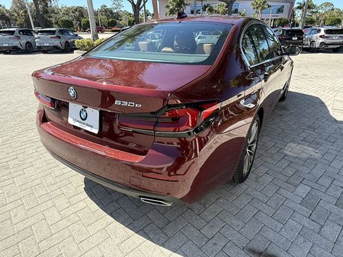 Used 2023 BMW 530e w/ Convenience Package image 8