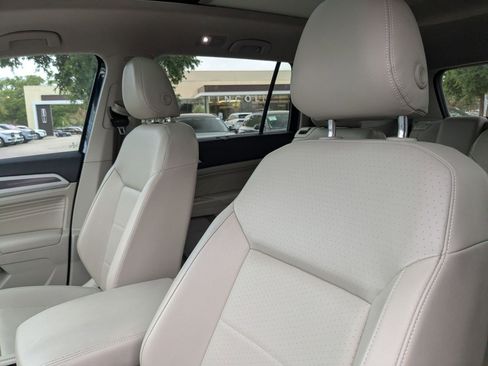 Used 2021 Volkswagen Atlas SEL R-Line image 10