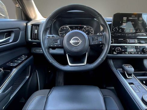 Certified 2025 Nissan Pathfinder SL AWD/4WD image 8