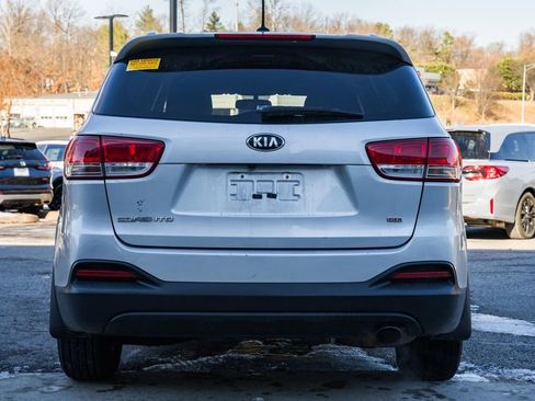Used 2017 Kia Sorento LX image 5