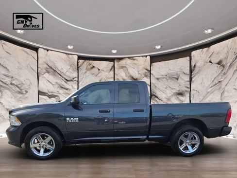 Used 2017 RAM 1500 Express w/ Express Value Package AWD/4WD image 8