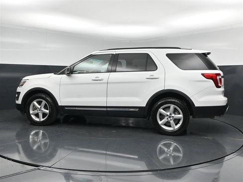 Used 2016 Ford Explorer XLT AWD/4WD image 8