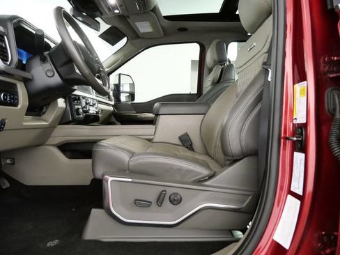Certified 2025 Ford F250 Platinum w/ Platinum Plus Package AWD/4WD image 14