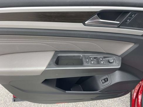 Certified 2023 Volkswagen Atlas SE FWD image 19