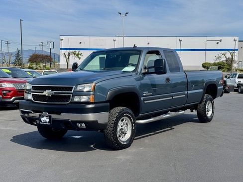 Used 2007 Chevrolet Silverado 2500 LT w/ Heavy-Duty Power Package AWD/4WD image 1