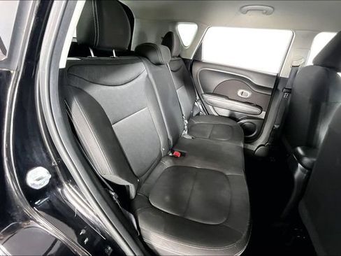 Used 2019 Kia Soul FWD image 30