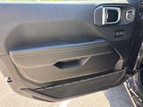 Used 2025 Jeep Wrangler Sahara w/ Safety Group image 10