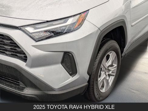 Used 2025 Toyota RAV4 XLE image 10