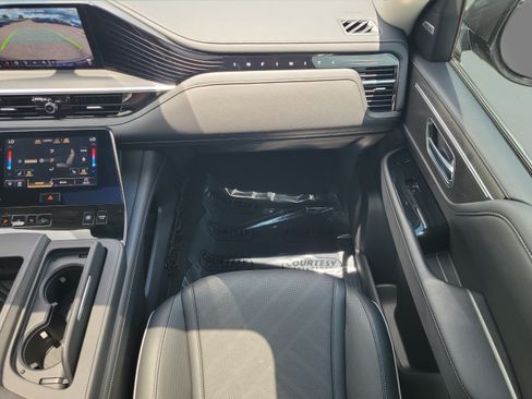 Certified 2026 INFINITI QX80 Luxe w/ Cargo Package AWD/4WD image 8