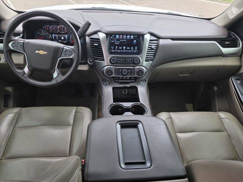Used 2020 Chevrolet Suburban LT AWD/4WD image 9