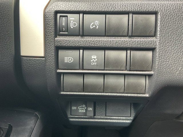 Used 2024 Toyota Tacoma TRD Sport AWD/4WD image 33