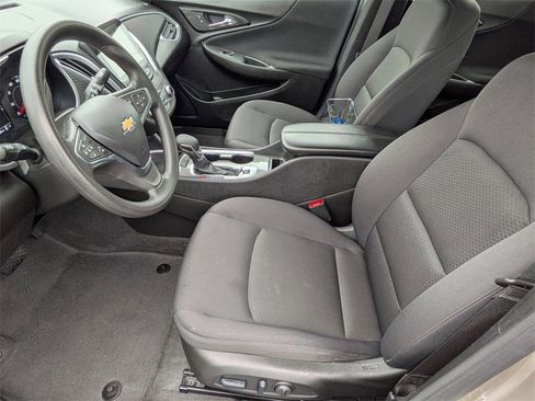 Used 2024 Chevrolet Malibu LT image 11