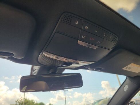 Used 2018 Mercedes-Benz E 400 4MATIC Sedan image 25