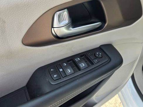 Used 2024 Chrysler Voyager LX FWD image 19