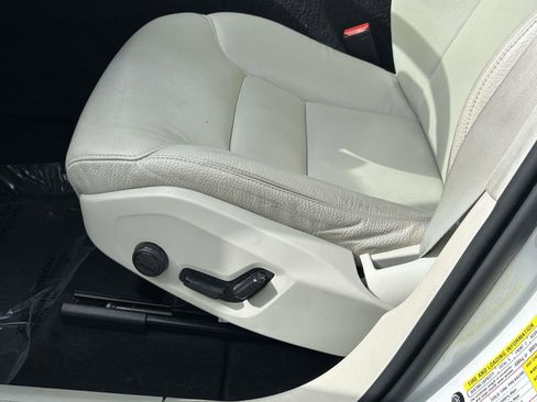 Certified 2023 Volvo XC60 B5 Core image 19