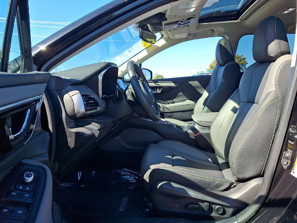 Used 2025 Subaru Outback Onyx Edition AWD/4WD image 13
