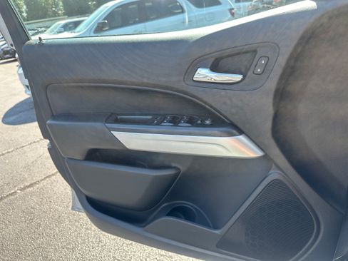 Used 2016 Chevrolet Colorado LT AWD/4WD image 20