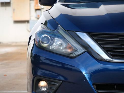 Used 2018 Nissan Altima 2.5 SR FWD image 18
