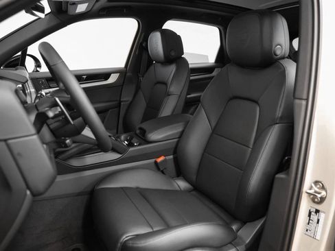 New 2025 Porsche Cayenne image 53