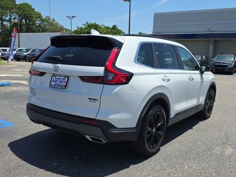Used 2024 Honda CR-V Sport Touring image 4