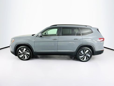 Used 2025 Volkswagen Atlas SE AWD/4WD image 4