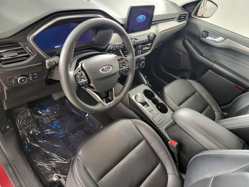 Certified 2022 Ford Escape Titanium w/ Class II Trailer Tow Package AWD/4WD image 12