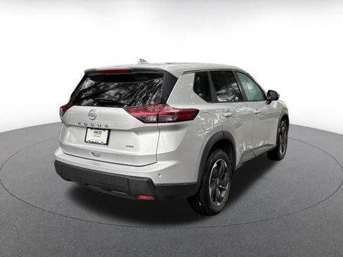 Used 2025 Nissan Rogue SV AWD/4WD image 7