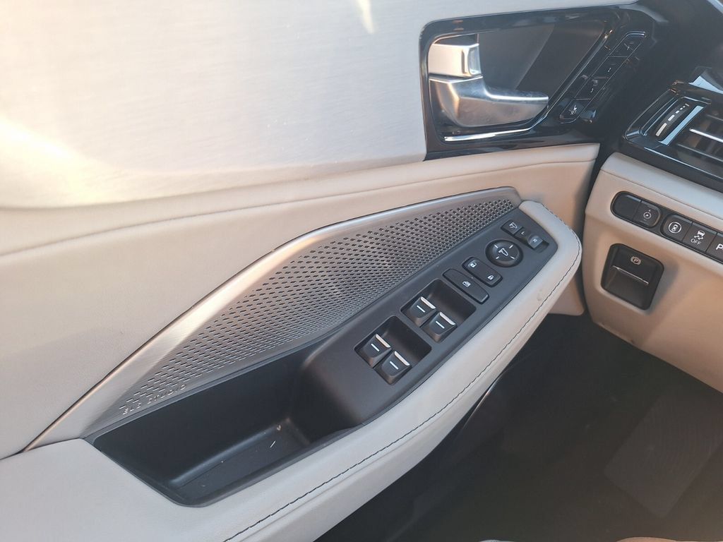 Certified 2023 Acura MDX w/ Technology Package AWD/4WD image 21