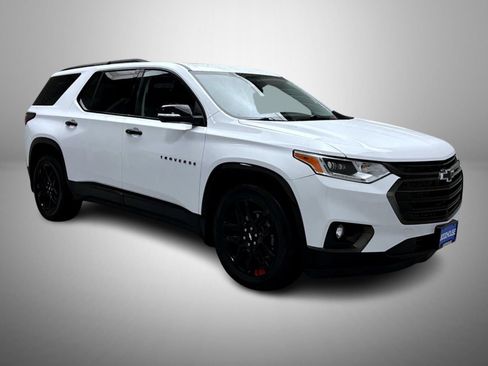 Used 2021 Chevrolet Traverse Premier w/ Redline Edition AWD/4WD image 3