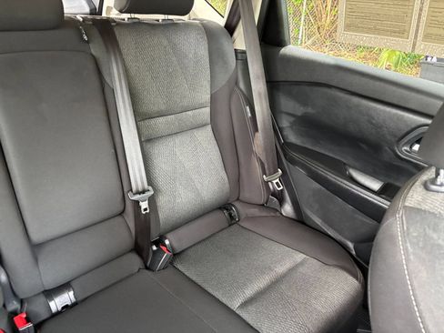 Used 2025 Nissan Rogue SV AWD/4WD image 39