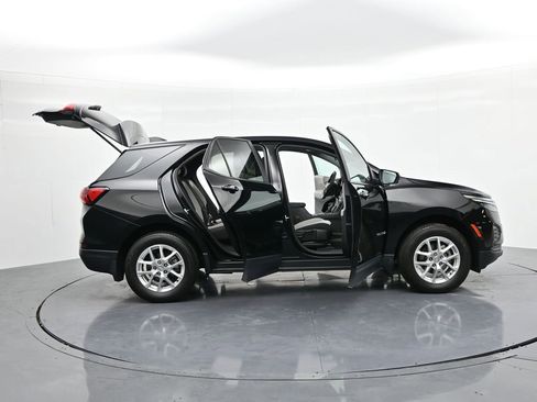 Used 2023 Chevrolet Equinox LS w/ LS Convenience Package image 24