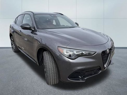 Used 2024 Alfa Romeo Stelvio Veloce image 5