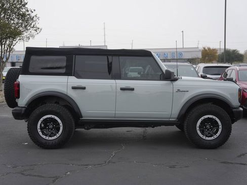 Used 2022 Ford Bronco Black Diamond w/ Sasquatch Package image 5