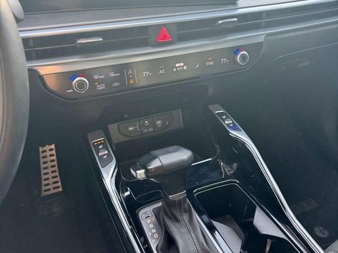 Certified 2024 Kia Sorento SX Prestige w/ Sage Leather Package image 22