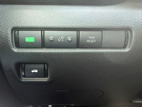 Used 2022 Nissan Sentra SR FWD image 11