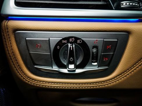 Used 2019 BMW 750i w/ Luxury Rear Seating Package image 28