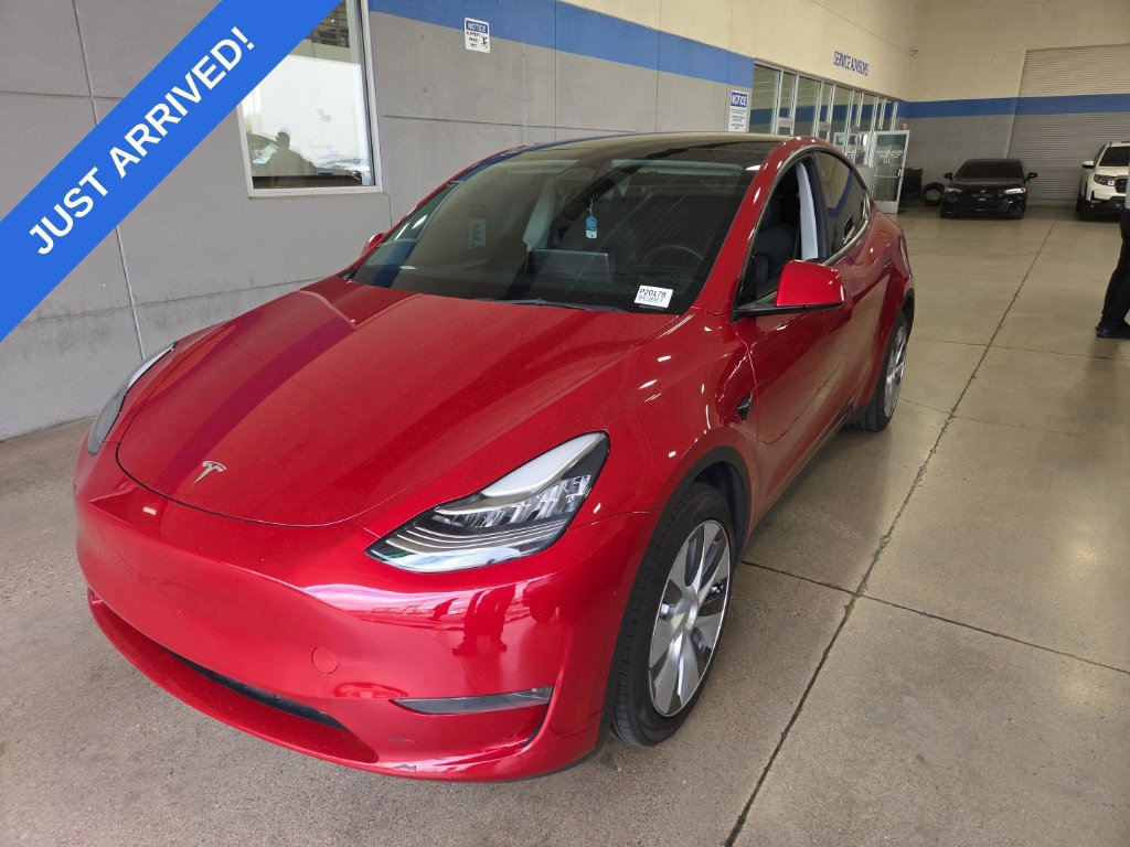 Used 2023 Tesla Model Y Long Range AWD/4WD image 1