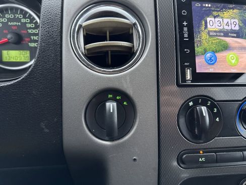 Used 2005 Ford F150 XLT image 25