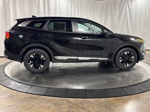 Certified 2026 Kia Sportage LX FWD image 6